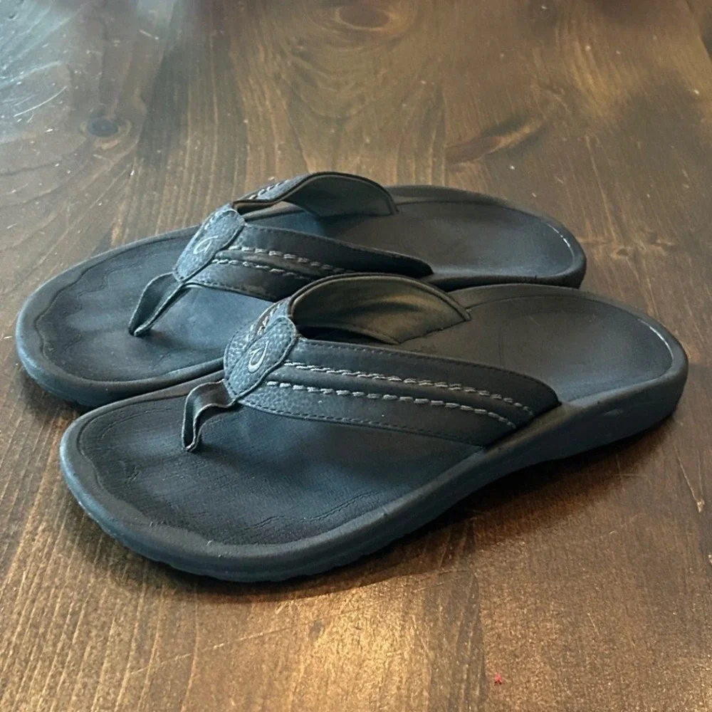 OluKai Ohana Flip Flops Mens 12 Dark Shadow Black Water Resistant Sandal Summer